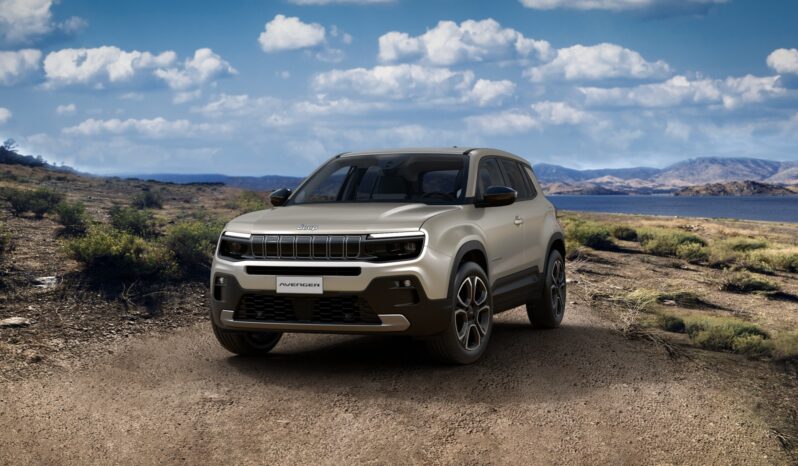 JEEP AVENGER BEV 54 KWH SUMMIT 156CV pieno
