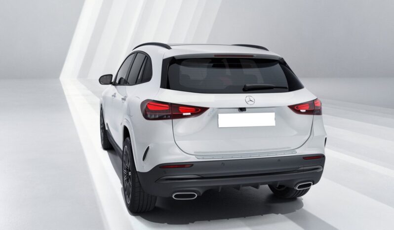 MERCEDES GLA 200 d Business Extra pieno
